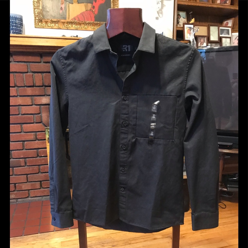 Brand new dress shirt size XS from Le 31